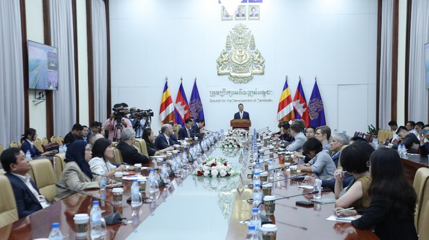 អនុ​ប្រធាន​ទី១ ក្រុមប្រឹក្សា​អភិវឌ្ឍន៍​កម្ពុជា​បង្ហាញ​គម្រោង​ព្រែក​ជីក​ហ្វូណន​តេជោ​ដល់​តំណាង​ស្ថានទូត​ប្រចាំ​​​​នៅ​កម្ពុជា