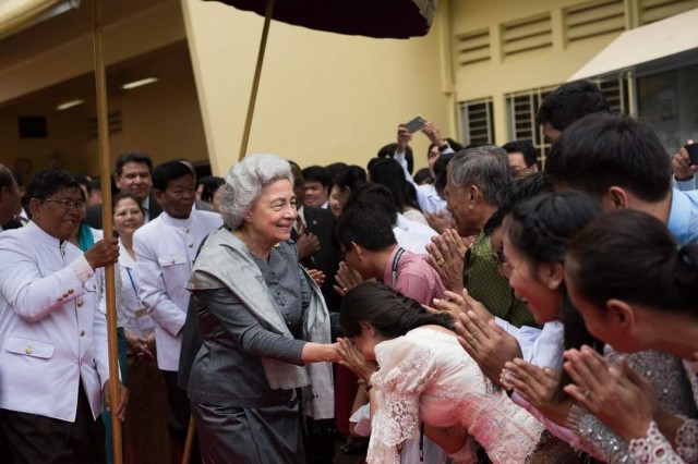 សម្តេចម៉ែប្រោសព្រះរាជទាន២០ម៉ឺនដុល្លារដើម្បីទ្រទ្រង់ដំណើរការទិញអនាគតមន្ទីរពេទ្យ «ហ្លួងម៉ែ»