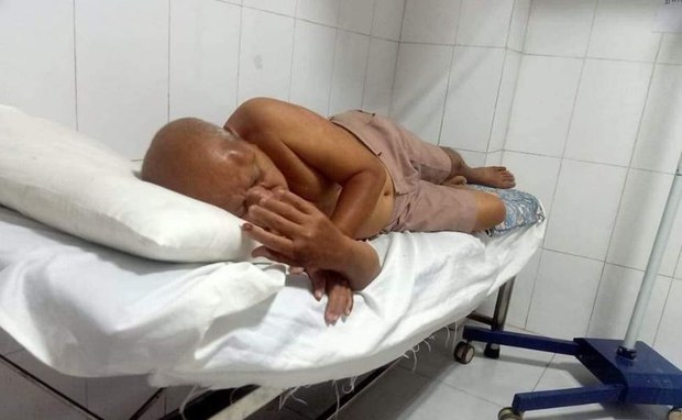 សកម្មជន​បក្ស​ប្រឆាំង​ម្នាក់​នៅ​ខេត្ត​កណ្ដាល ត្រូវ​ជន​មិន​ស្គាល់​មុខ​ជិះ​ម៉ូតូ​បុក​បណ្ដាល​ឱ្យ​ដួល​សន្លប់​នៅ​នឹង​កន្លែង​។ ហេតុការណ៍​នេះ​កើតឡើង បន្ទាប់ពី​សកម្មជន​រូ​ប​នោះ បន្ត​ចូលរួម​សកម្មភាព​ជាមួយ​ក្រុម​ស្ត្រី​តវ៉ា​ថ្ងៃ​សុក្រ និង​ចូលរួម​ឃ្លាំ​មើ​សវនាការ​សំណ