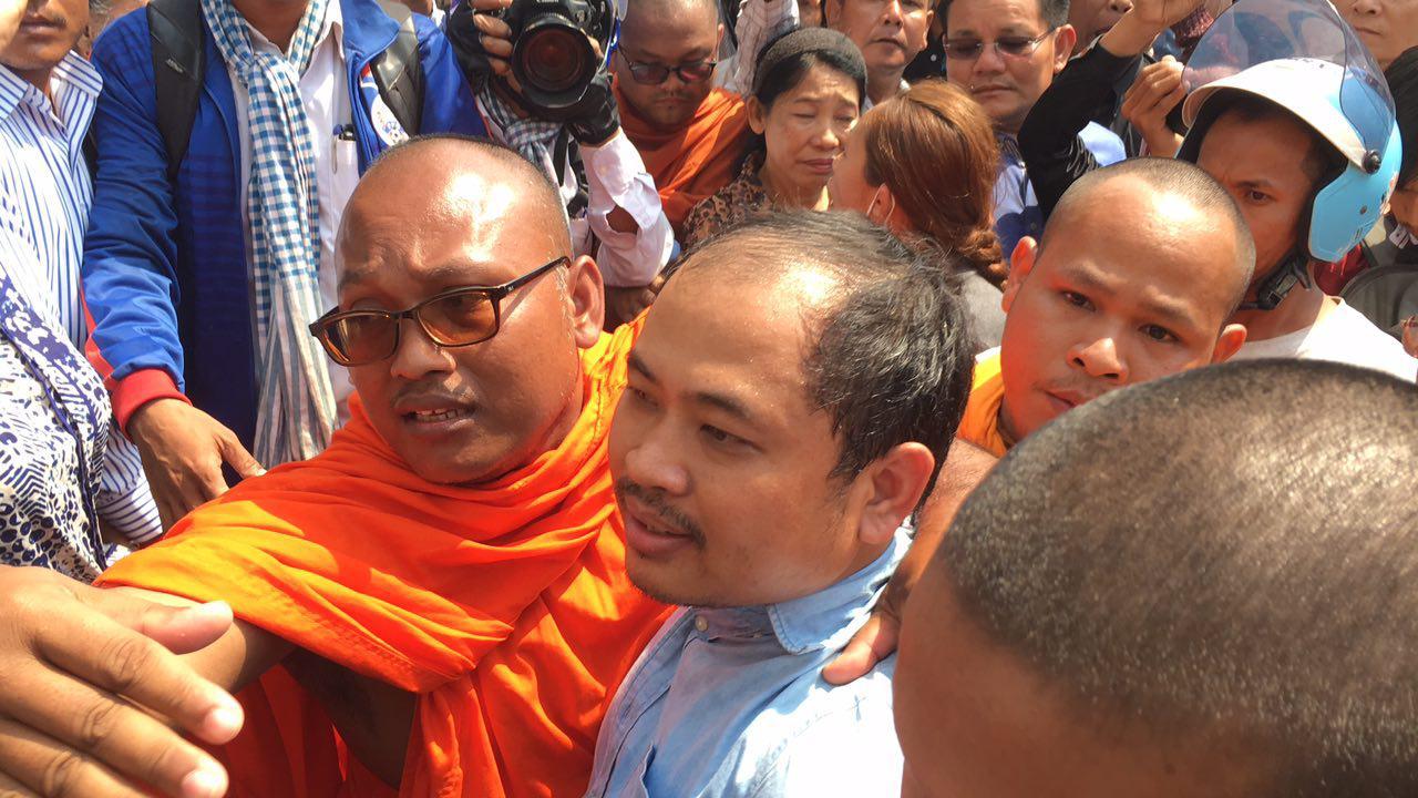 រាជអាជ្ញាសម្រេចឃាត់ខ្លួន លោក គឹម សុខ ដើម្បីបញ្ជូនទៅចៅក្រមស៊ើបសួរ
