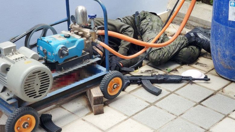 បុរស​ ៤ ​នាក់​ ដែល​គេ​​អះអាង​ថា ​ជា​ក្រុម​ចាប់​ជំរិត​ត្រូវ​បាញ់​ស្លាប់​ ​ខណៈ​ពួកគេ​បាន​បាញ់​មកលើ​អាវុធហត្ថ