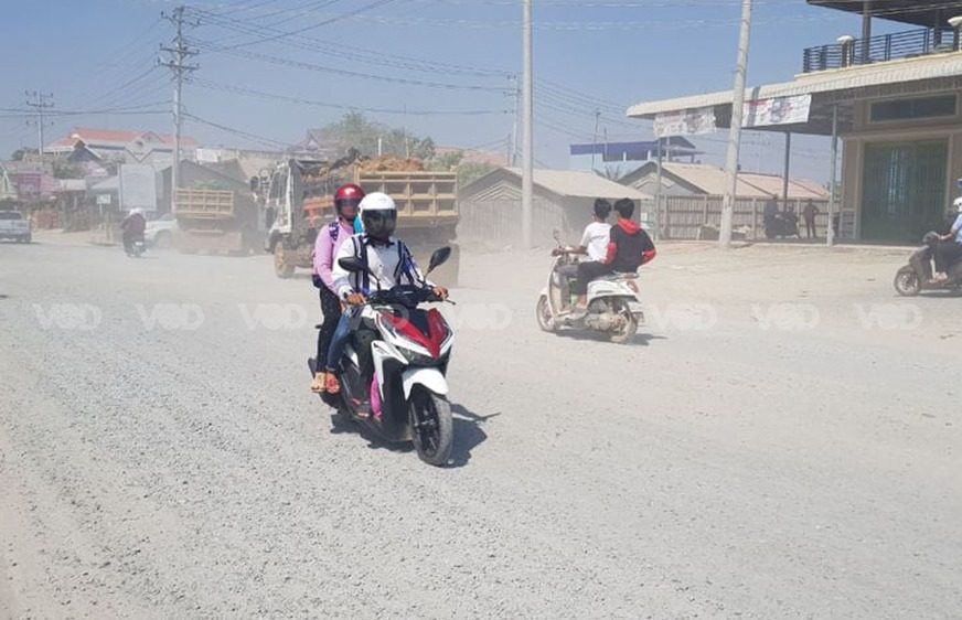 ពលរដ្ឋ​នៅ​ក្រុង​ច្បារមន​ ស្នើ​ឱ្យ​អាជ្ញាធរ​ស្ថាប​នា​ផ្លូវ​លេខ​១៤៣​ឱ្យ​មាន​គុណ​ភាព​