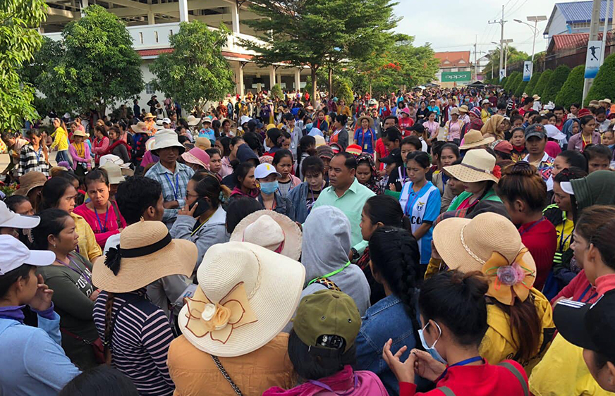 កម្មកររាប់ពាន់នាក់នៅខេត្តកណ្តាល ផ្ទុះការតវ៉ាទាមទារ​ដកប្រធានរដ្ឋបាលរោងចក្រ