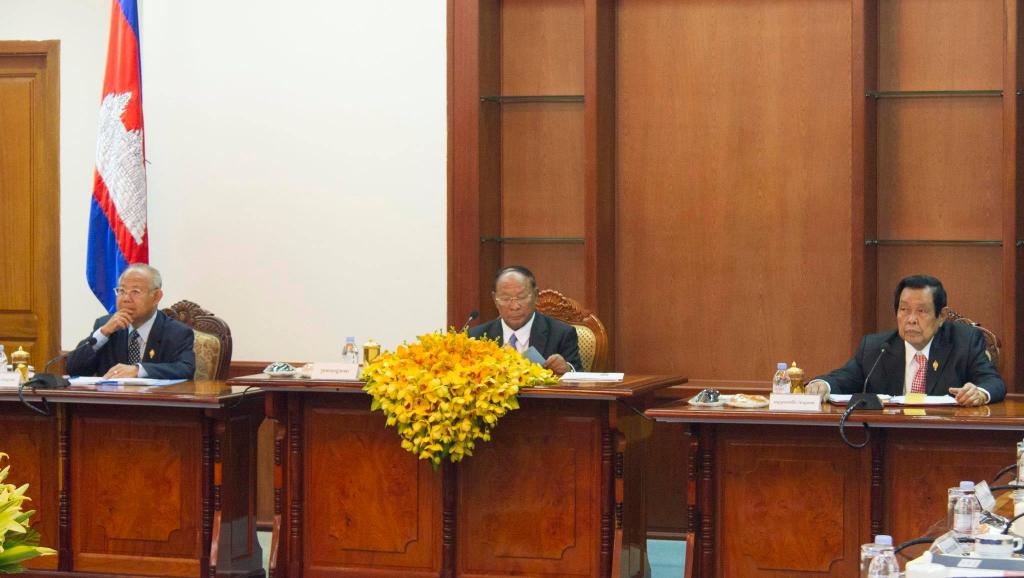 សមាជិក​ព្រឹទ្ធសភា​២​រូប​ជ្រើស​តាំង​ដោយ​រដ្ឋសភា អាច​ចេញ​មក​ពី​គណបក្ស​ហ្វ៊ុនស៊ិនប៉ិច