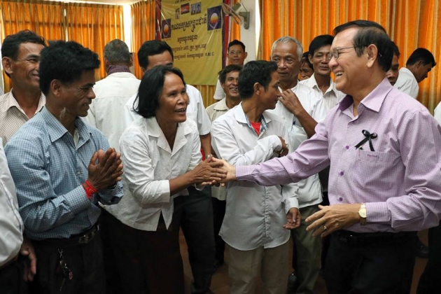 ប្រធានស្តីទី​បក្សប្រឆាំង​ឃុំខ្លួន​ឯង​២​ខែ តែ​ជួប​សកម្មជន និង​ភ្ញៀវ​បរទេស​បាន​ច្រើន​