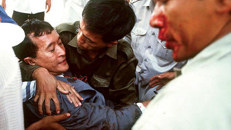 គណបក្ស​ភ្លើងទៀនប្រារព្ធ​ពិធី​គប់​គ្រាប់បែក​នៅ​ថ្ងៃ​នេះ