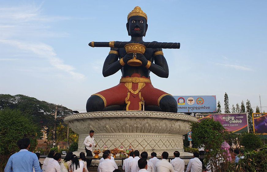 តុលាការ​ខេត្ត​បាត់ដំបង​កោះ​ហៅ​អ្នក​កាសែត​​ម្នាក់​​ឱ្យ​ចូល​បំភ្លឺ​​រឿង​បរិហារ​កេរ្តិ៍ ​​ក្រោយ​ផ្សាយ​រឿង​ដឹក​ឈើ