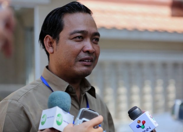 មេធាវី​ការពារ​ក្ដី​ឱ្យ​សកម្មជន​គណបក្ស​សង្គ្រោះ​ជាតិ​ជាង​ ១០​នាក់​គ្រោង​ប្ដឹង​សុំ​នៅ​ក្រៅ​ឃុំ