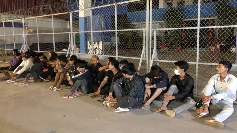 សមត្ថ​​កិច្ច​កំពុង​បន្ត​សាក​សួរ​ក្រុម​ក្មេង​ទំនើងប្រដាប់​ដោយ​​ដាវ​សាំ​ម៉ូ​រ៉ៃ និង​កាំបិត​ប៉័ងតោចំនួន​ ២៨ ​នាក់