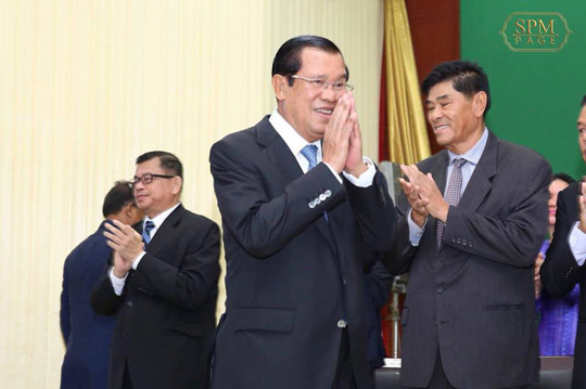 សម្ដេចតេជោ ប្រតិកម្មនឹងការរិះគន់ ការបង្កើតបក្សថ្មីថា ជាអាយ៉ងបក្សកាន់អំណាច