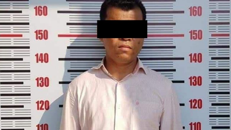 បុរស​ម្នាក់​ស្លៀកពាក់​ឯកសណ្ឋាន​យោធា និង​ពាក់​ផ្កាយ​ ២ ​ត្រូវ​ចាប់ខ្លួន​បញ្ជូន​ទៅ​តុលាការ​យោធា