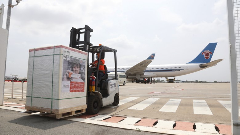 ជំនួយ​វ៉ាក់សាំង​ស៊ីណូហ្វាម លើក​ទី២ ពី​ប្រទេស​ចិន​ ចំនួន​ ៧០ ​ម៉ឺន​ដូស​ទៀត នឹង​មក​ដល់​កម្ពុជា​នៅ​ថ្ងៃ​ពុធ​នេះ