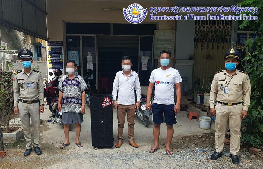 បុរស​៣​នាក់​នៅ​ខណ្ឌ​សែនសុខ​ដែល​​ចោទ​ថា​ល្មើស​វិធាន​សុខា​ភិបាល​ត្រូវ​បាន​ដោះលែង