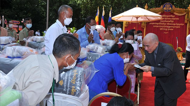 ព្រះមហាក្សត្រ​ស្នើ​ពលរដ្ឋ​ទៅ​បោះឆ្នោត​ដោយ​កុំ​​ចាញ់​សម្លុត​បុគ្គល ឬ​បក្ស​នយោបាយ​ណាមួយ​ឡើយ