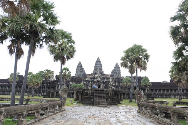 ភ្ញៀវទេសចរ ធ្លាក់ចុះ​២០​ភាគរយ​ក្នុង​ឆ្នាំ​២០២០ ធៀប​នឹង​ឆ្នាំ​២០១៩