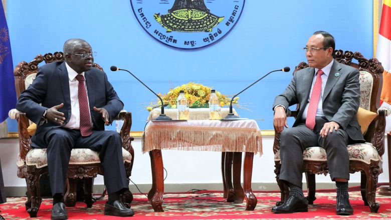 គណៈ​ប្រ​តិភូ​ស​ហ​គ​ម​ន៍​សេដ្ឋកិ​ច្ចនៃ​រ​ដ្ឋ​អា​ហ្រ្វិកខា​ង​លិ​ច ស​រ​សើ​រដ​ល់​ក​ម្ពុ​ជា​ដែ​ល​បា​ន​រៀប​ចំ​ការ​បោះ​ឆ្នោ​ត​ជ្រើ​ស​តាំ​ង​តំ​ណា​ង​រាស្រ្ត​នា​ថ្ងៃ​ទី​ ២​៣​ ក​ក្កដា​​​ ​​បា​ន​លទ្ធ​ផ​ល​ល្