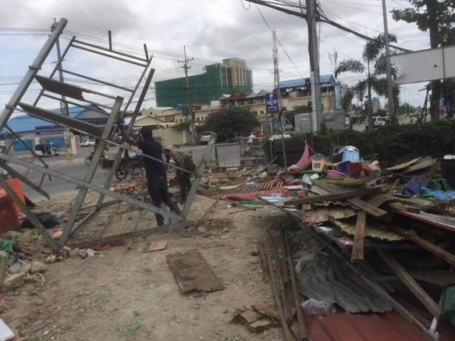 សហគមន៍បឹងឈូកអេ២០គ្រួសារ សុំសំណងពីអាជ្ញាធរ ប៉ុន្តែត្រូវបានបដិសេធ 