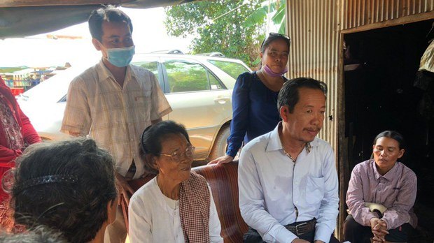 លោក រ៉ុង ឈុន ពិចារណា​ថា តើ​ត្រូវបង់​ប្រាក់​ជំងឺ​ចិត្ត​ទៅ​តុលាការ ឬ​មិនបង់