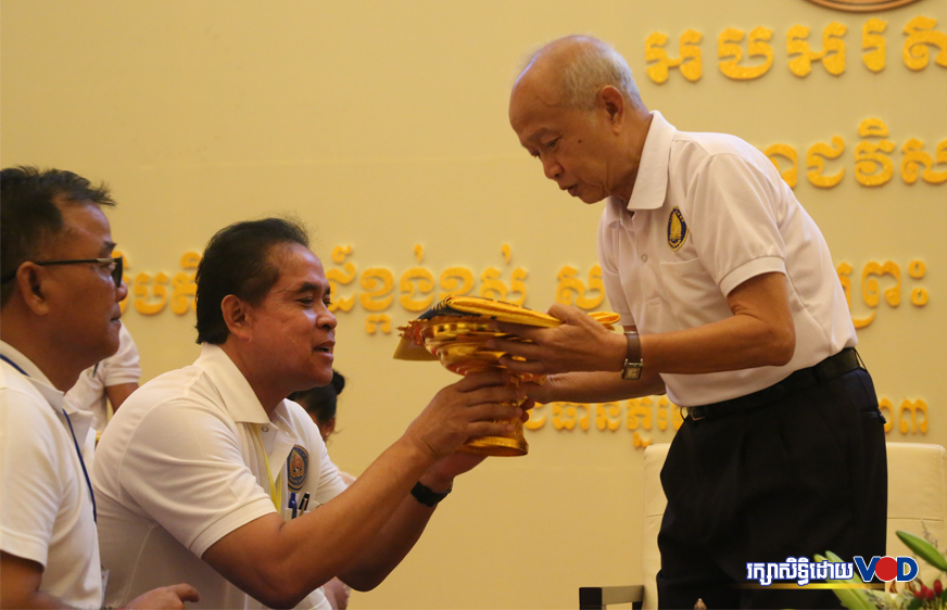 បក្សមួយដែលទទួលយកអាសនៈសភា CNRP បណ្តេញមន្ត្រីជាន់ខ្ពស់៤រូប