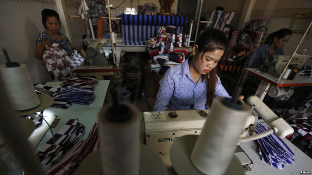 សហជីព​និង​អ្នក​បញ្ជា​ទិញ​អន្តរ​ជាតិ​ខ្លះ​ទទូច​ឲ្យ​កម្ពុជា​កែប្រែ​ស្ថានការណ៍​ដើម្បី​រក្សាទីផ្សារ​អឺរ៉ុប​និង​អាមេរិក