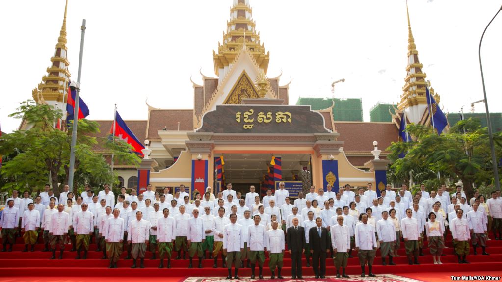 រដ្ឋសភា​ផ្លាស់ប្តូរ​តំណាងរាស្ត្រ​៣៨រូប