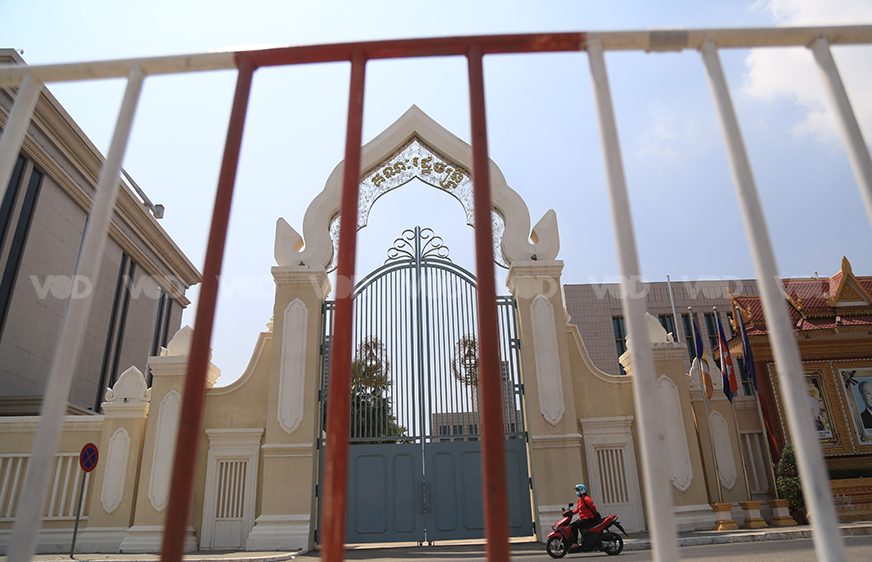 បទ​វិភាគ៖​ តើ​ការ​បណ្តោយ​ឱ្យ​មាន​អំពើ​ពុក​រលួយ​កាន់​តែ​ធ្ងន់ធ្ងរ​នឹង​ជះ​ឥទ្ធិពល​អាក្រក់​បែប​ណា​ដល់​ការ​ដឹក​នាំ​?