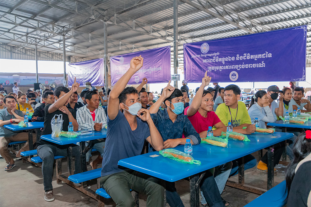 ប.ស.ស. កំពុងជំរុញ​ការរៀបចំ​មធ្យោបាយ​ធ្វើដំណើរ​សមរម្យ​សម្រាប់កម្មករ​និយោជិត 